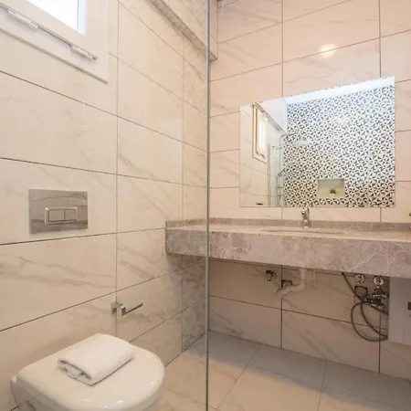 Sunteos Φετιγιέ